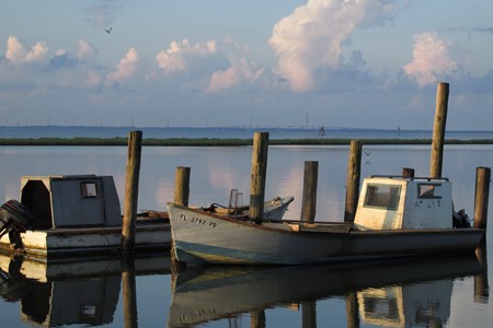 Oyster_boat_docked _2