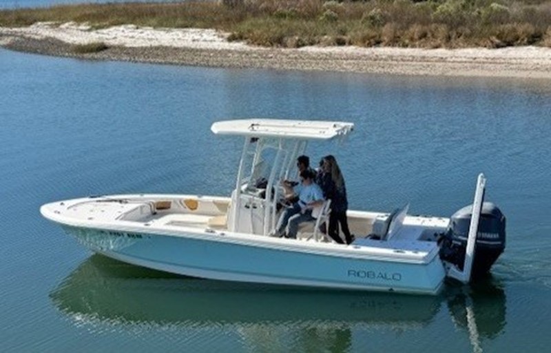 Boat Robalo (1)